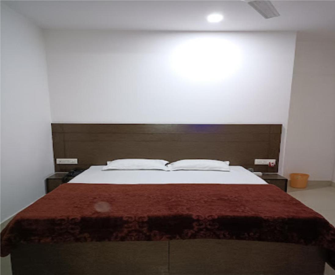 Supreme Guest House By Wb Inn 아그라 외부 사진