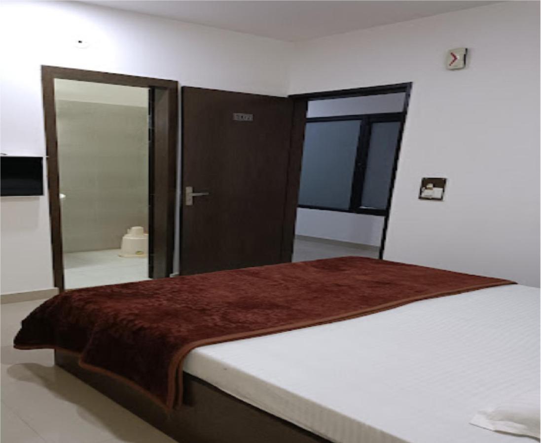 Supreme Guest House By Wb Inn 아그라 외부 사진